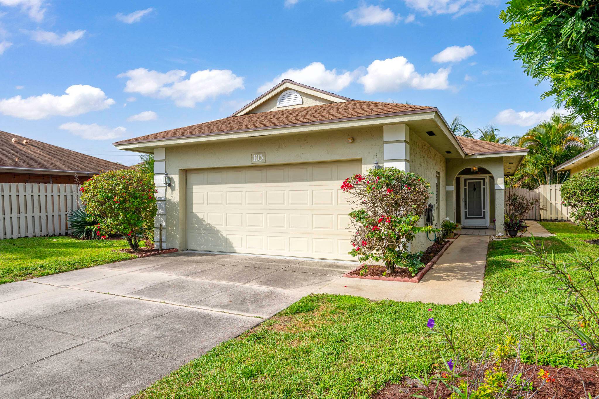 Beautiful waterfront 3 bedroom 2 bathrooms, CBS home in central Jupiter's Sims Creek neighborhood.