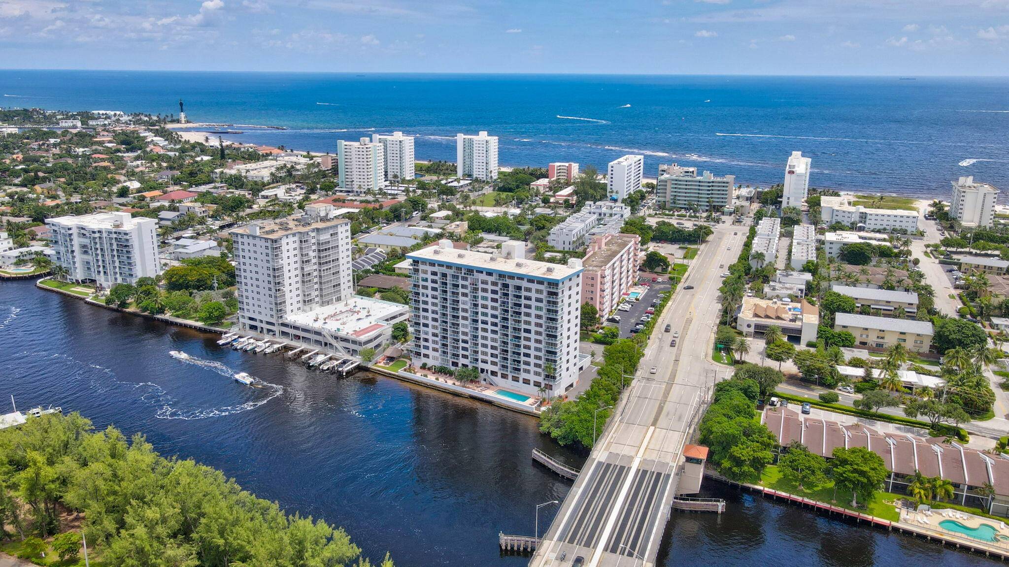 Welcome to your own slice of paradise in the iconic Waterbury building, perched on the 5th floor with jaw dropping, panoramic views of the shimmering intracoastal waterway.