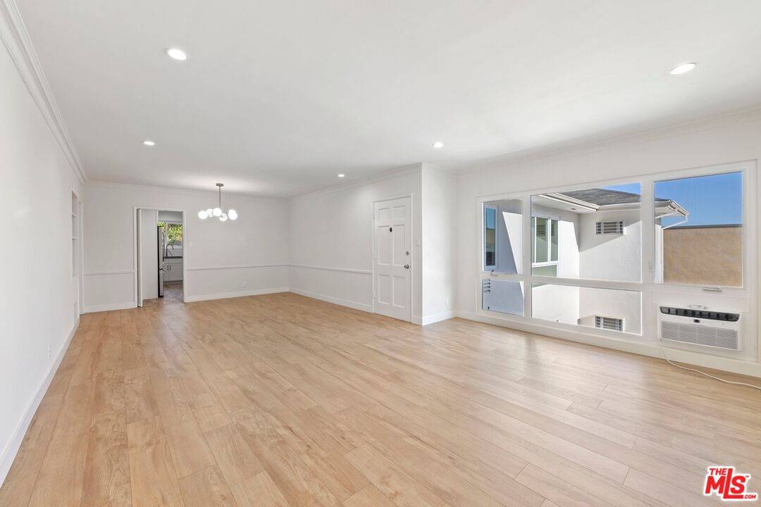 1250  N Crescent Heights Blvd 2BR Hollywood Hills East La
