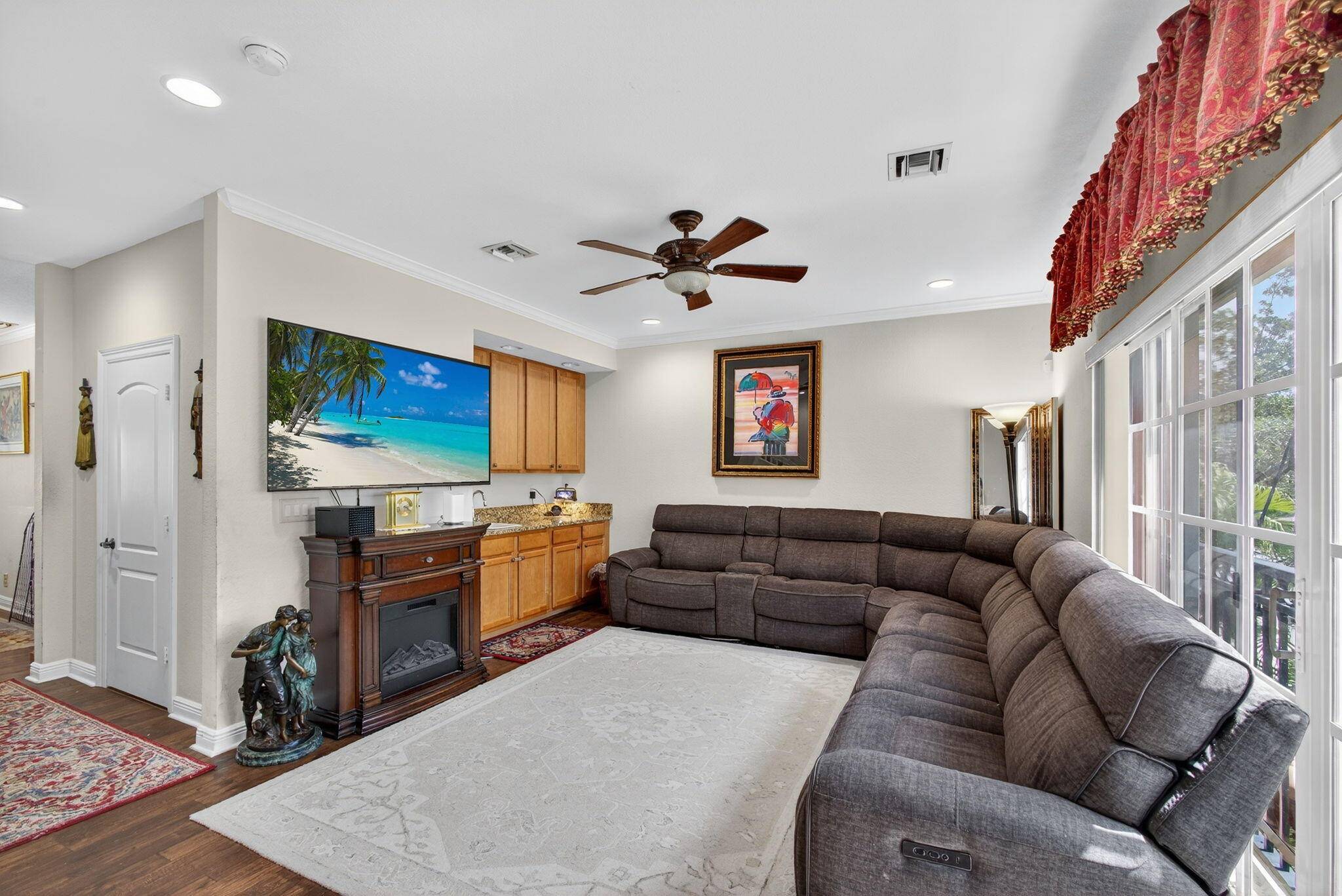 In the heart of Lake Worth Beach, just 2.