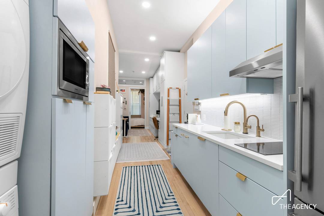 Combining pre war charm and thoughtful custom modern updates, this newly renovated one bedroom home in the heart of Chelsea cannot be missed !