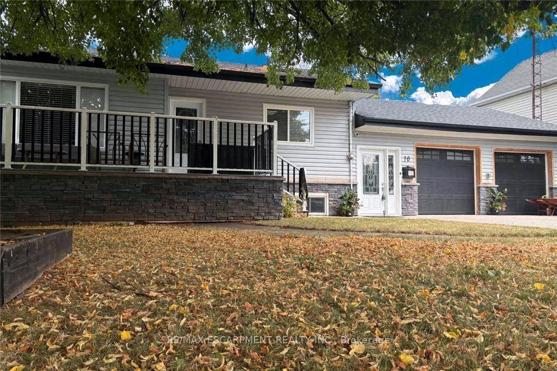 Situated on a generous sized lot, this home features an inviting layout great for family and entertaining.