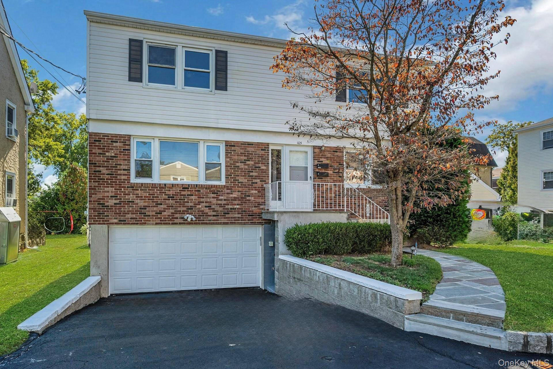 Available October 2025 Newly Updated Downtown Harrison 3 Bedroom 1 Bath Second FlOOR Unit.