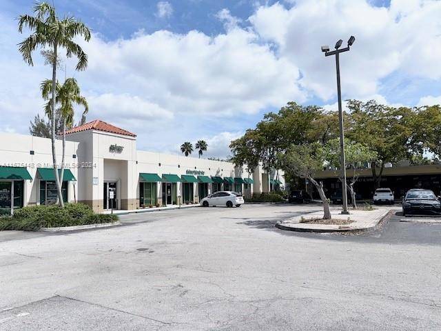 Great opportunity to own two commercial front store shopping center folios at Lake Katherine, rarely available in the heart of Miami Lakes, excellent for offices, small warehouse, light manufacturing, retail ...