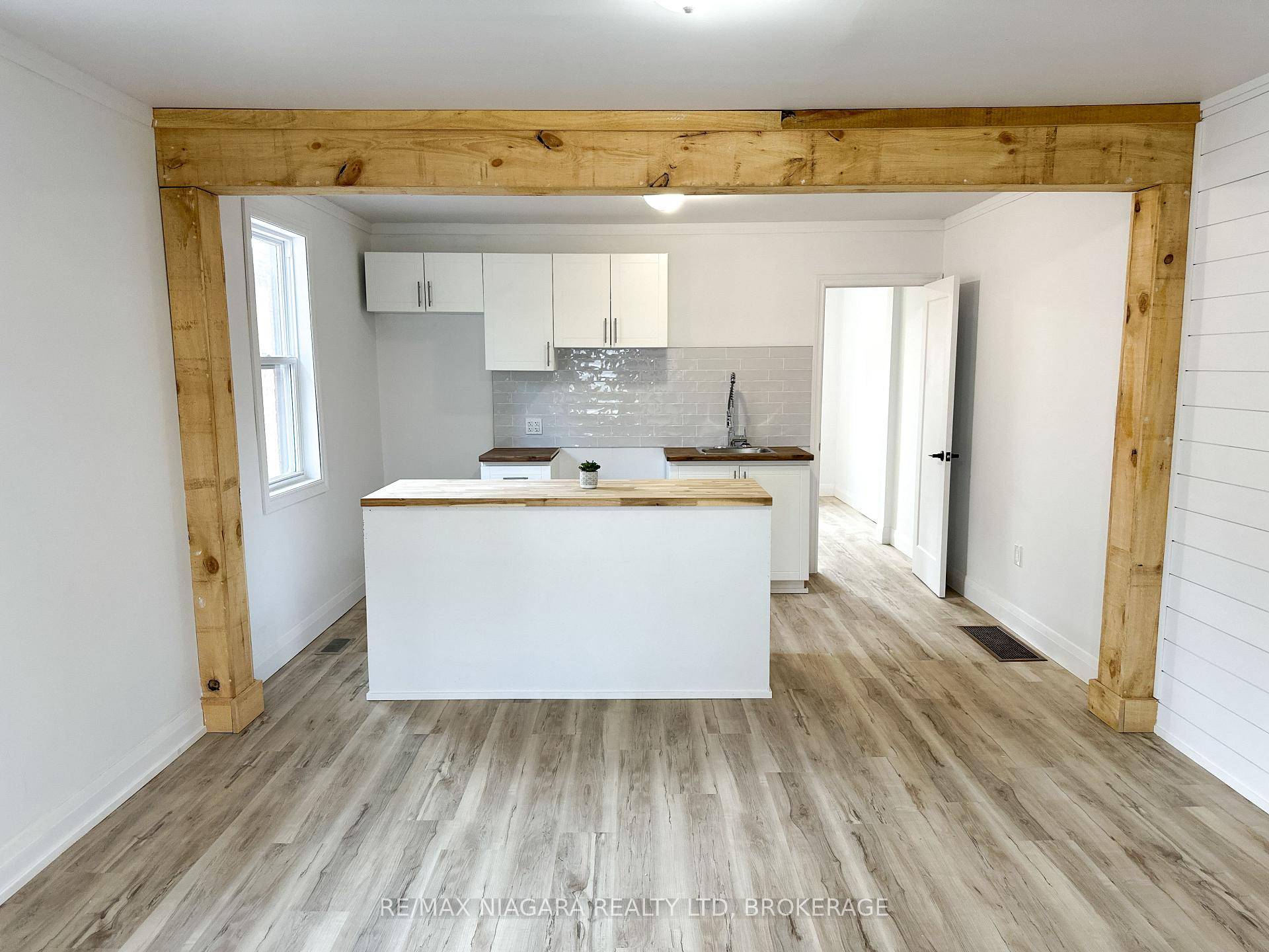 Fully renovated and close to all amenities !