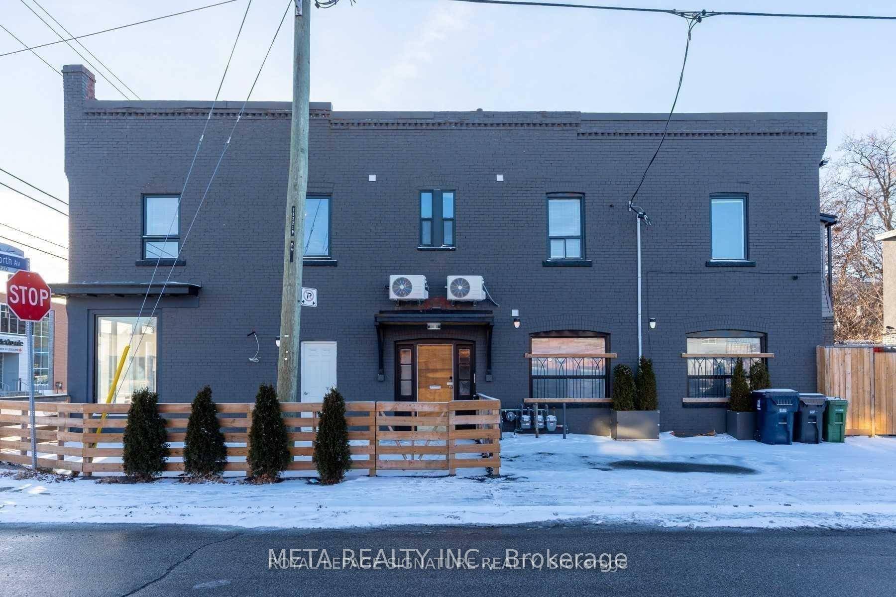 Beautiful Cozy 2 Bedroom Plus Den !