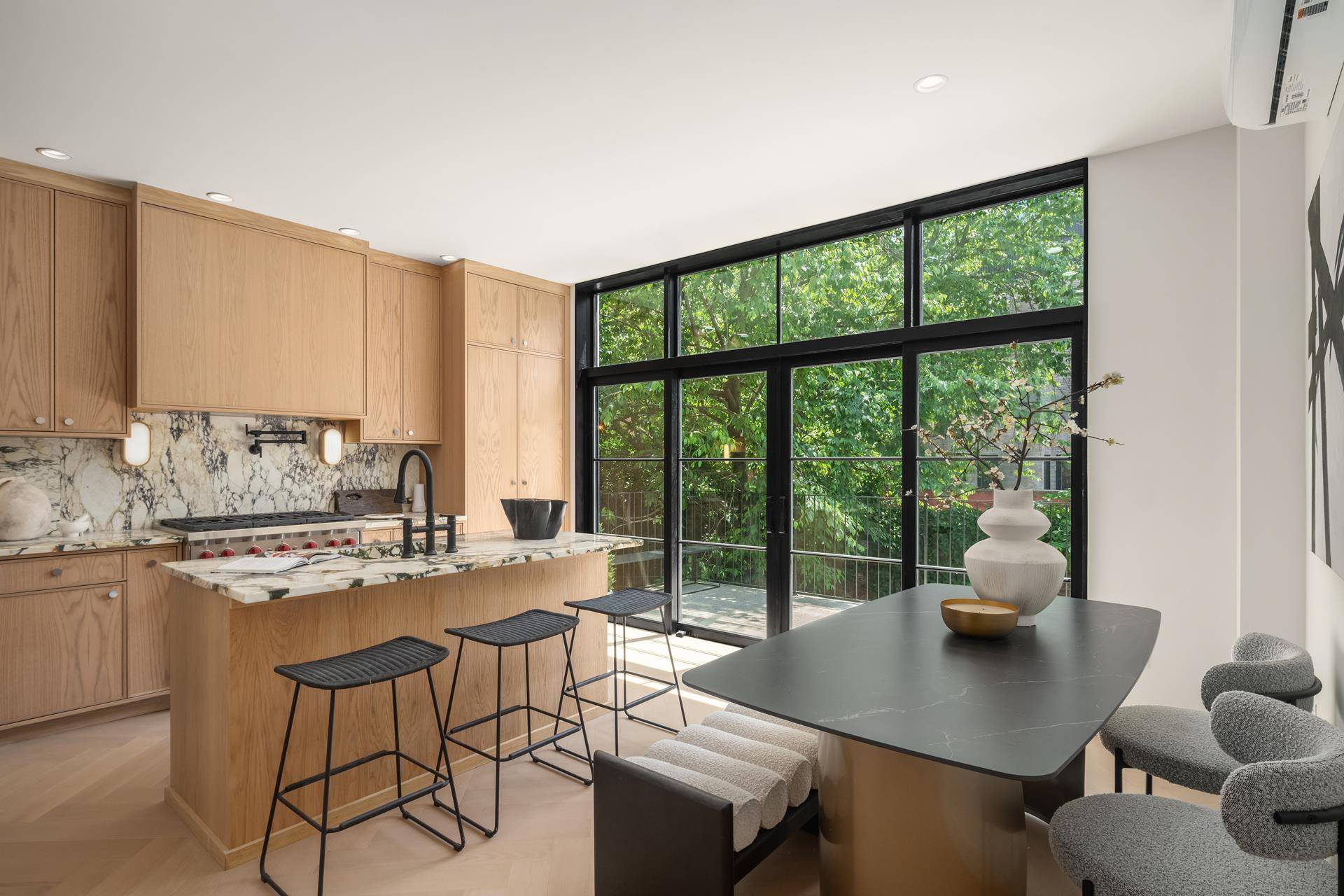 Discover the epitome of Brooklyn living in this beautifully renovated single family townhouse located in the vibrant Gowanus neighborhood.