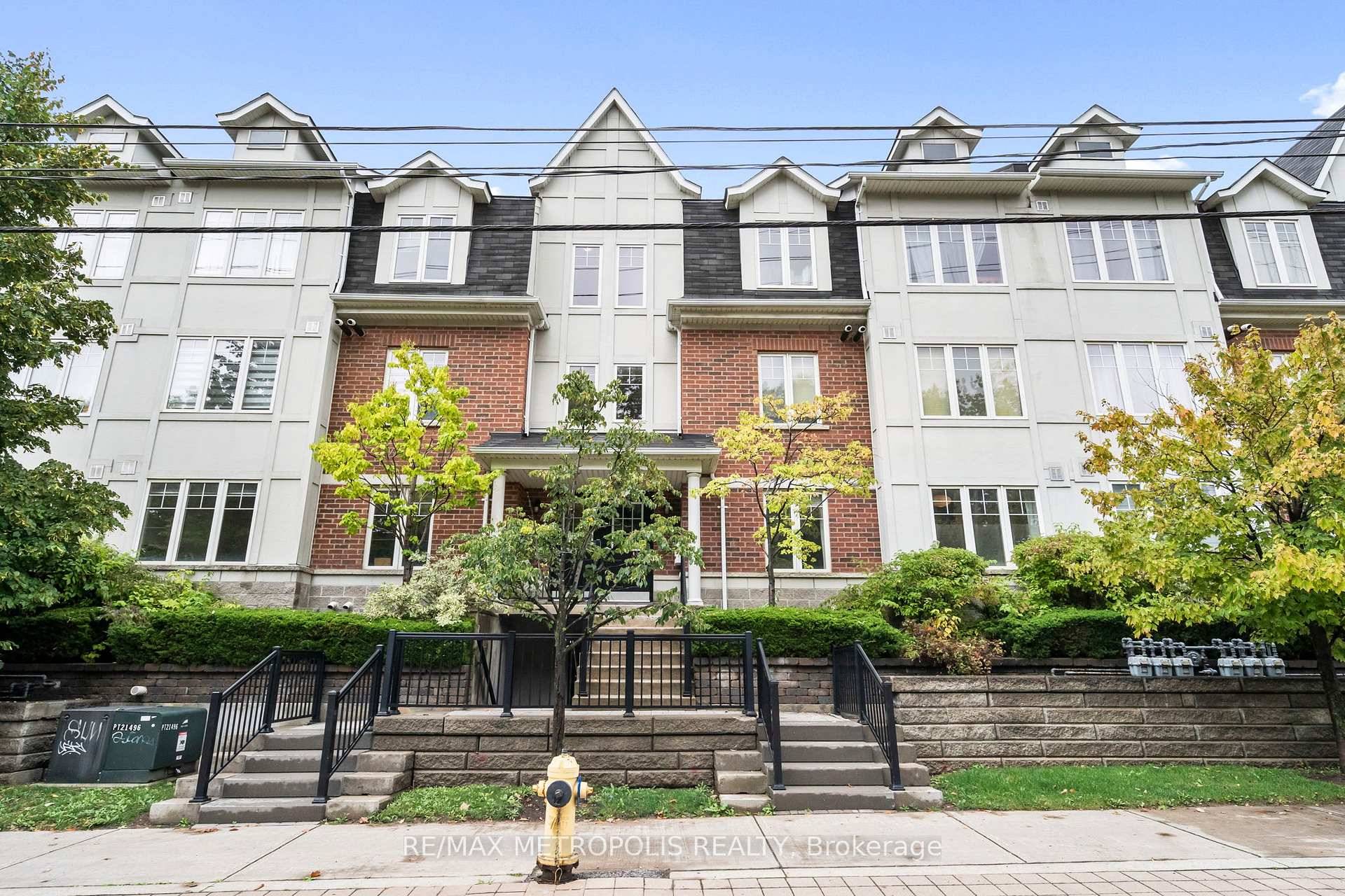 Prime Location close to transit, parks and amenities !
