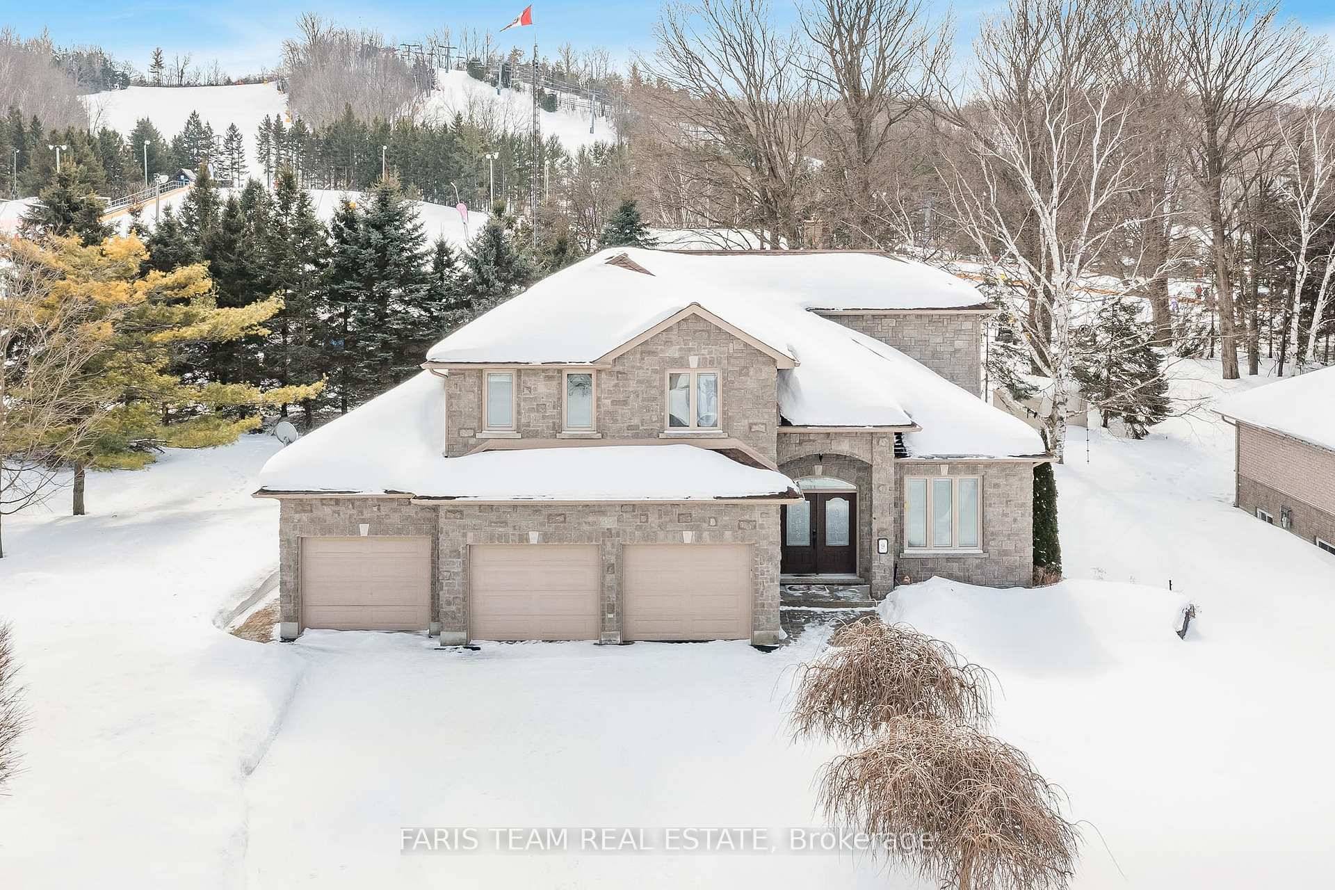 Top 5 Reasons You Will Love This Home 1 Spacious and beautifully updated family home with in law potential, nestled in the highly sought after Snow Valley neighbourhood 2 Bright ...