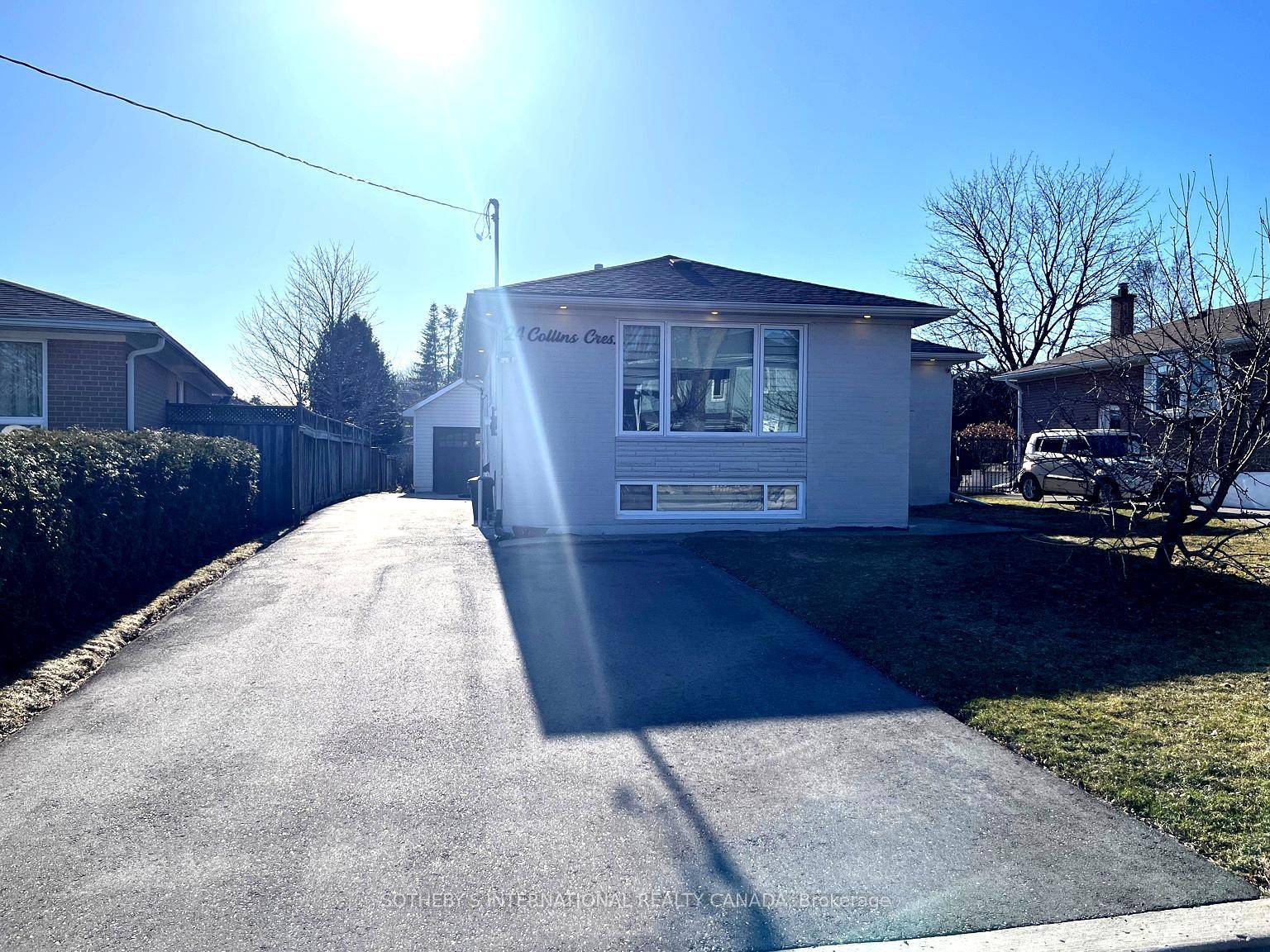 Welcome to this Legal Lower Level, Cozy amp ; Renovated, Two Bedroom Unit in prime location of Aurora.