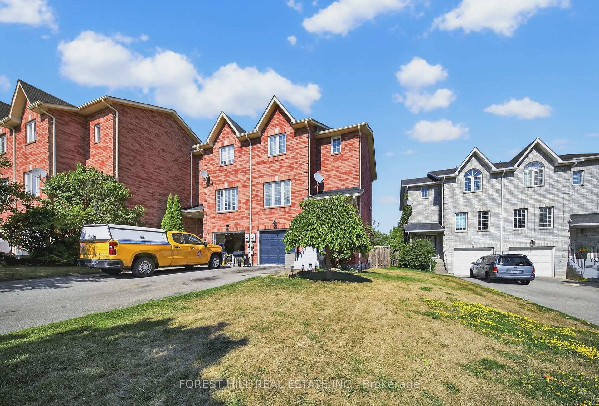Welcome to this beautifully updated end unit townhouse, set on one of the largest lots in the neighbourhood and quietly tucked away on a family friendly cul de sac just ...