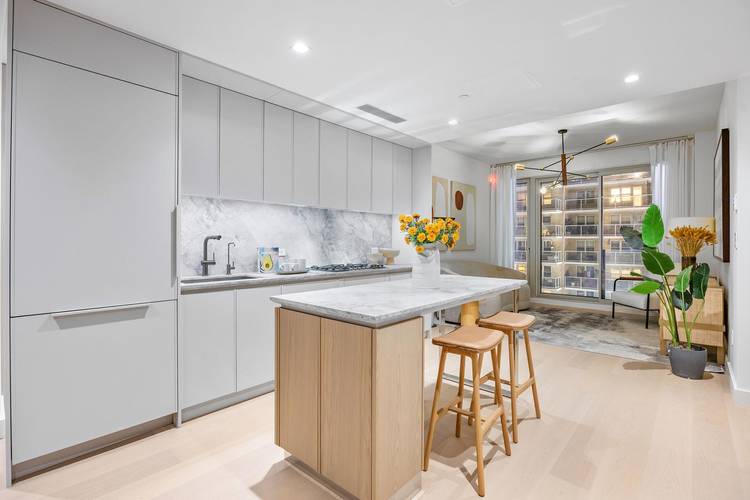 Live, Work... PerfectionWelcome to Hendrix House, the first building in New York City explicitly designed for those looking to maximize their life and work from the serenity of their own ...