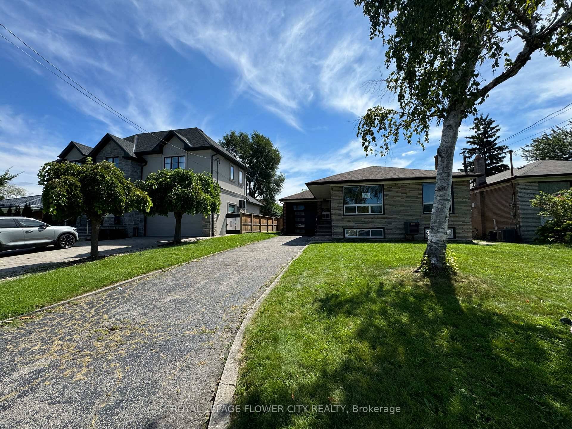 Fully renovated 3 bedroom, 3 bathroom, home in the highly sought after Bathurst Manor Area.