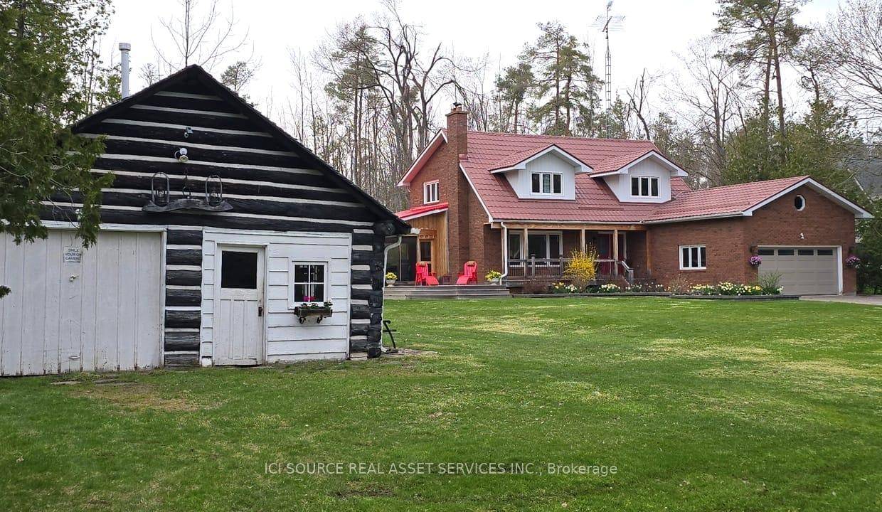 Private Woodland Retreat With Lake Views on Prestigious Brambel Rd.