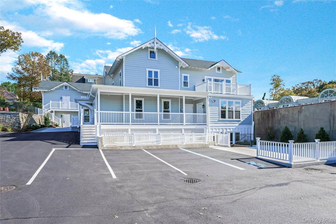 Crandall's Cove Downtown at Glen Cove Modern New Construction Living Experience Experience refined living in this 1, 400 sq.