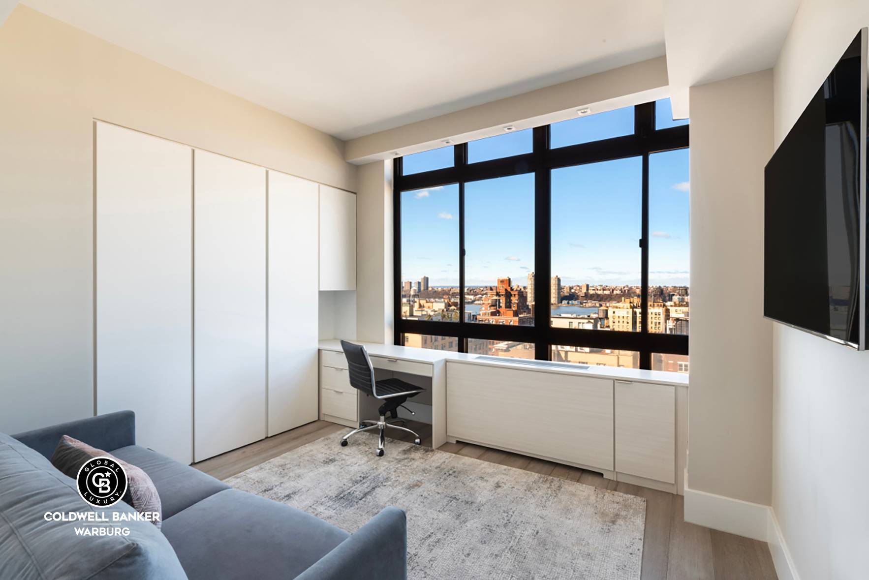 Welcome to apartment 20H, a seamless combination of 20G and 20H, located in a premier full service condominium building on the Upper Westside.