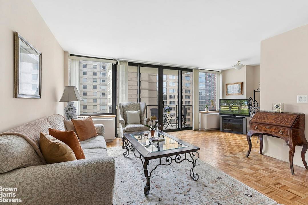 Delightful Junior 4 with Balcony in Lincoln Square Welcome to your future home at 161 West 61st Street, Unit 15H a delightful gem nestled in the heart of the Upper ...