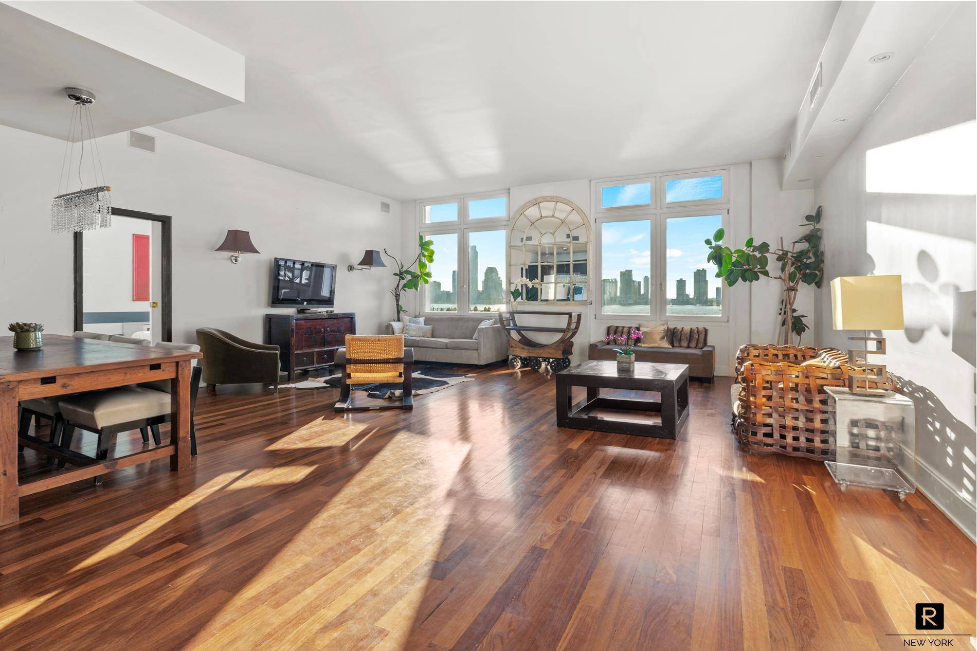 Stunning Hudson River views from every room !