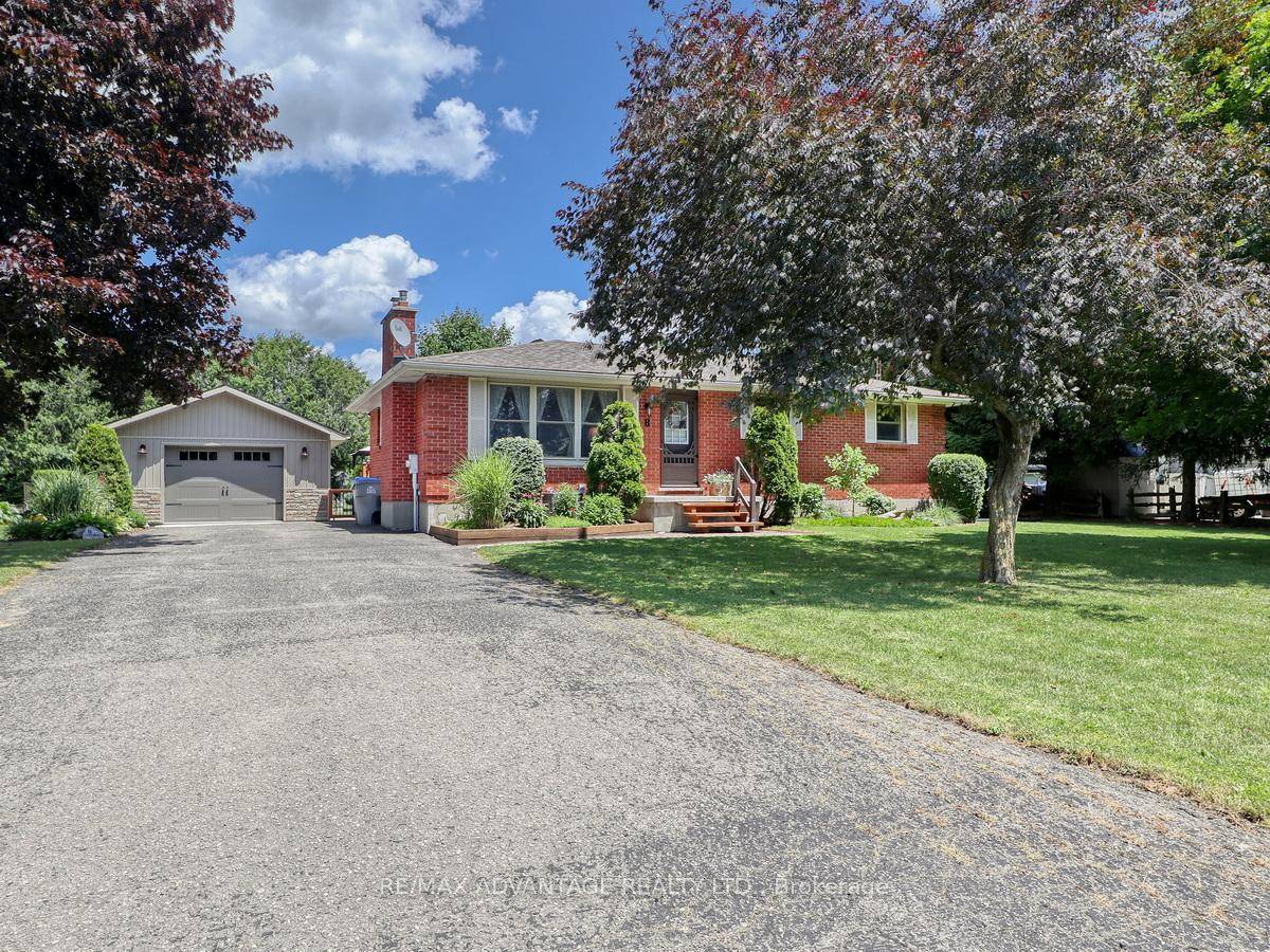 Welcome to the quaint hamlet of Nairn municipally known as Ailsa Craig and a beautifully cared for ranch style home !