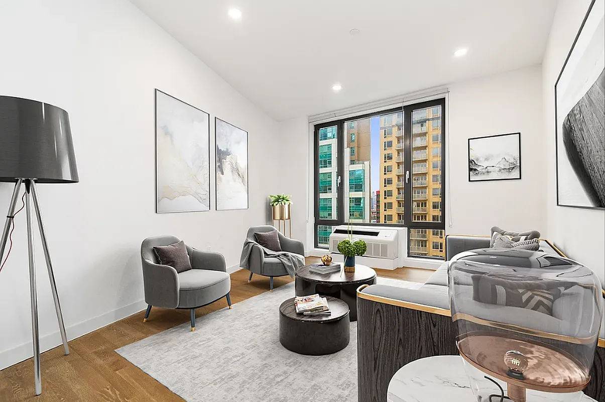 New to Market ! Moments away from Manhattan !