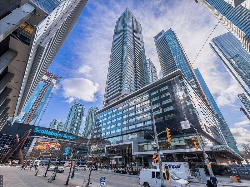 Welcome To The Prestigious Residences Of Maple Leaf Square !