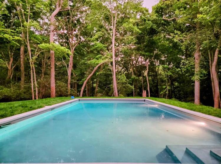 Experience serenity in this Sag Harbor 3-bed, 2-bath home!
