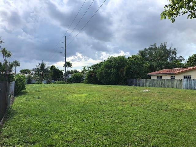 Oversized Residential Lot In Westchester.