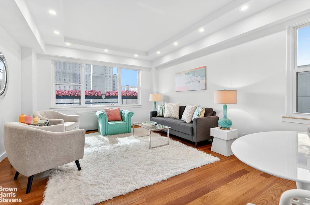 Mint Condition Penthouse Living Please note open houses are by appointment only, thank you.