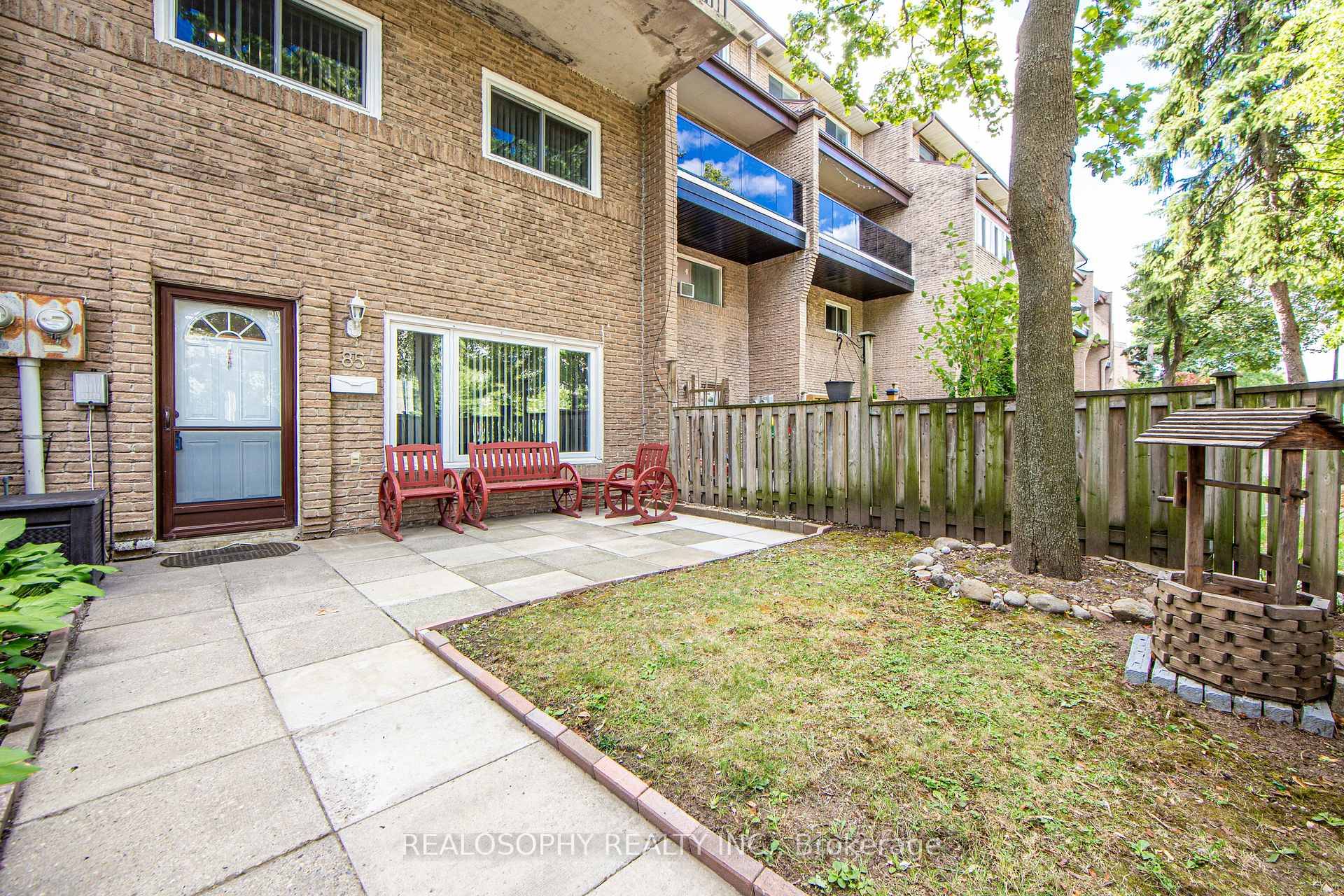 Welcome to 91 Muir Dr 85, a spacious and inviting 3 bedroom, 2 bathroom home nestled in Scarborough Village.