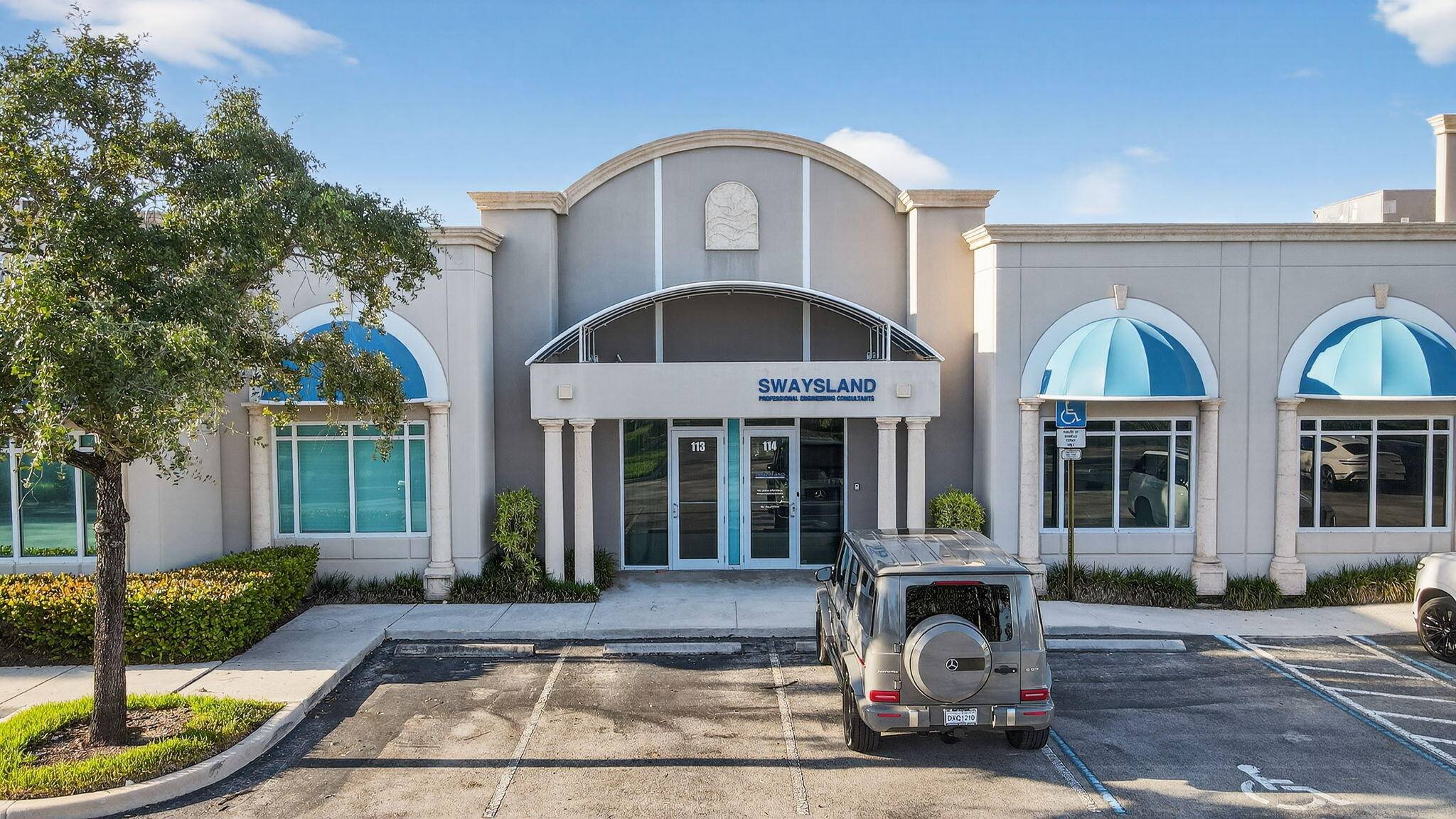 Beautifully renovated, high end commercial space in prime sunny Dania Beach !