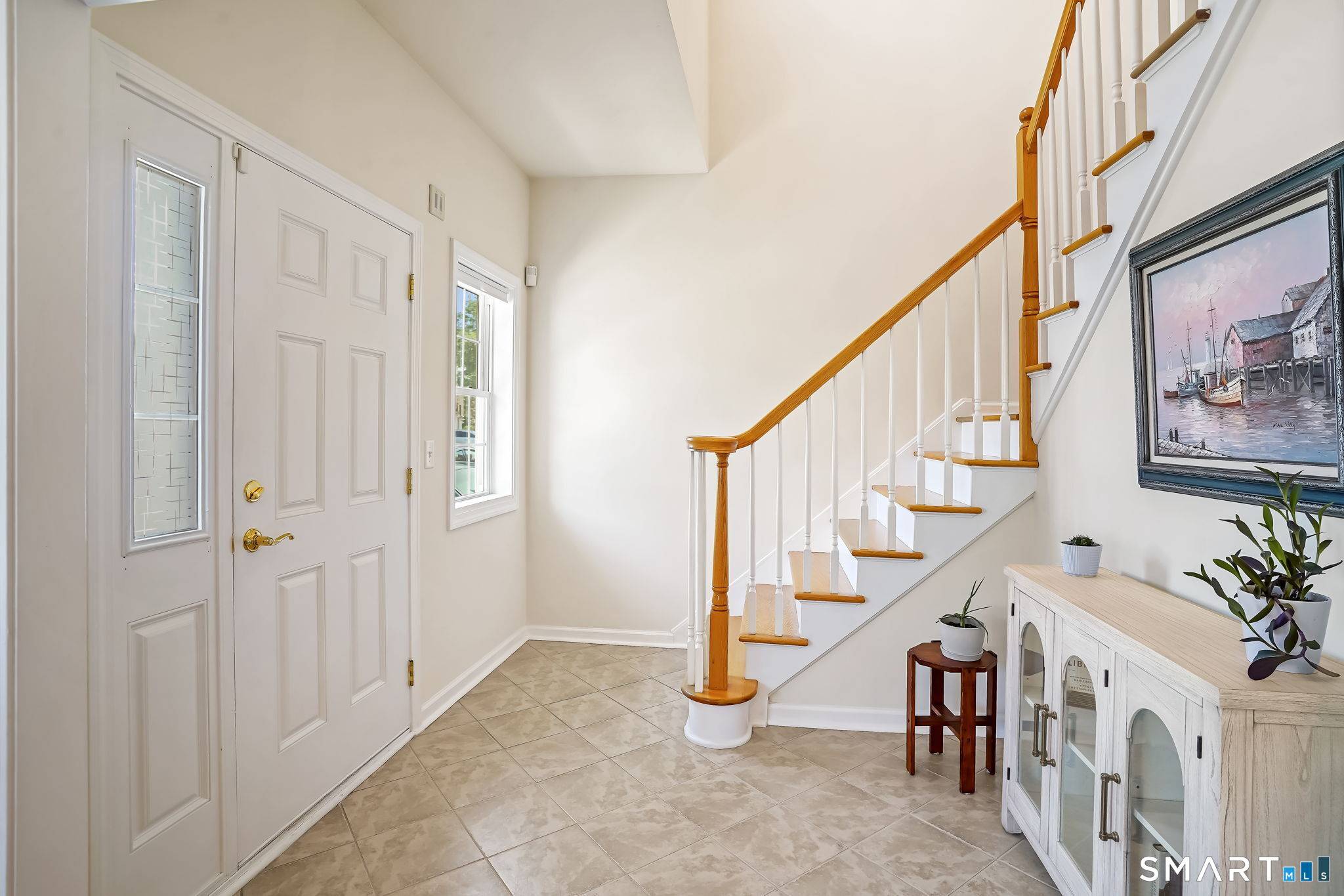 Welcome to a rarely available gem in the desirable 55 community of Gloria Commons !