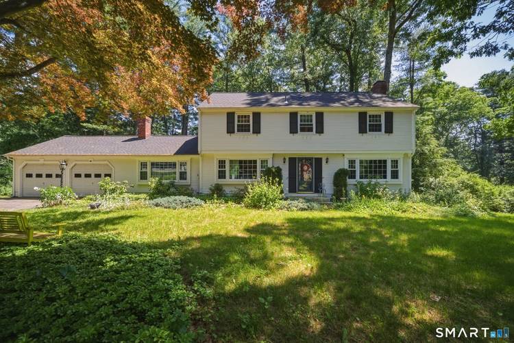 Stunning 4BR 2. 5BA West Avon Colonial rental offering the perfect blend of space, character, and modern convenience.