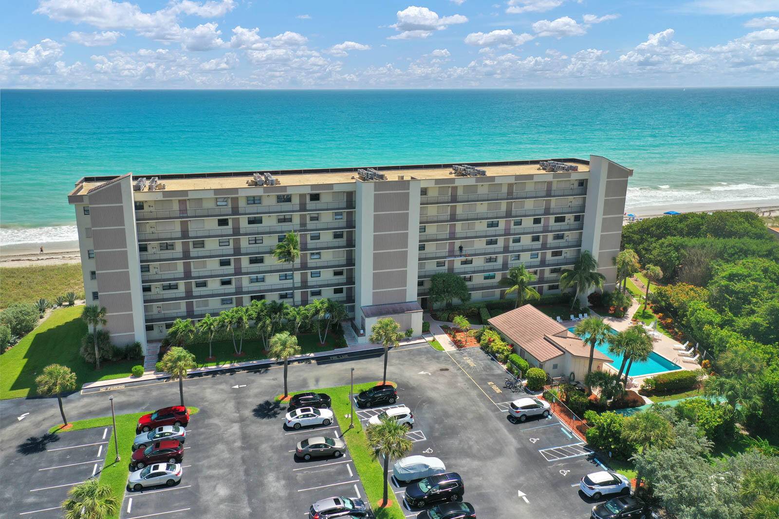 OCEANRISE ON HUTCHINSON ISLAND As you step into this updated penthouse condo, you are immediately greeted by breathtaking panoramic views of the blue ocean, stretching all down the coastline.