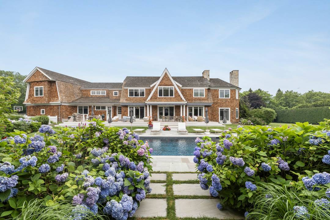 Southampton Village Estate With Tennis