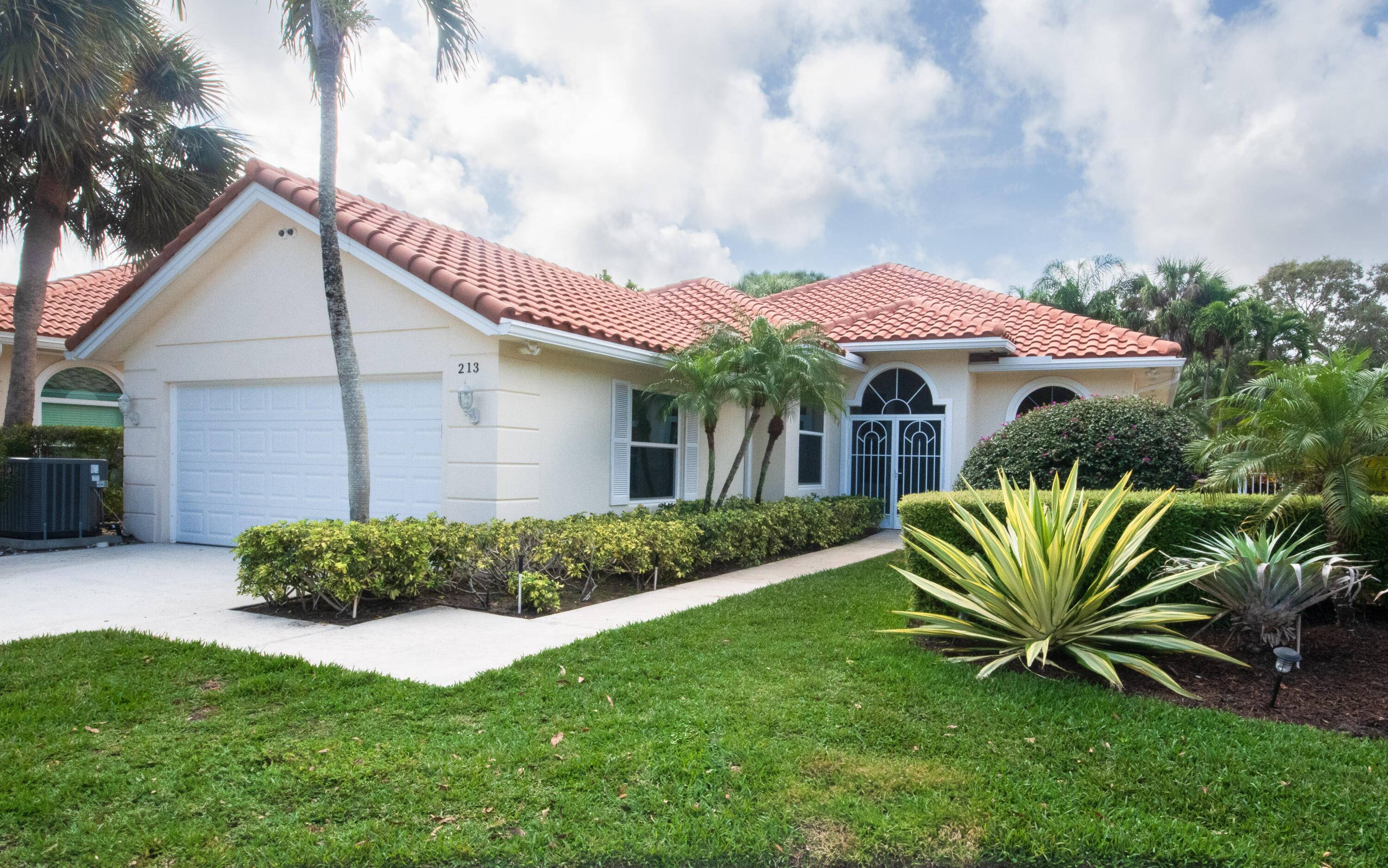 OPPORTUNITY KNOCKS ! ! ! Here's your chance 2 own a 'Built Solid' Divosta home w signature poured concrete construction in the highly sought after, guard gated community of Oaks ...