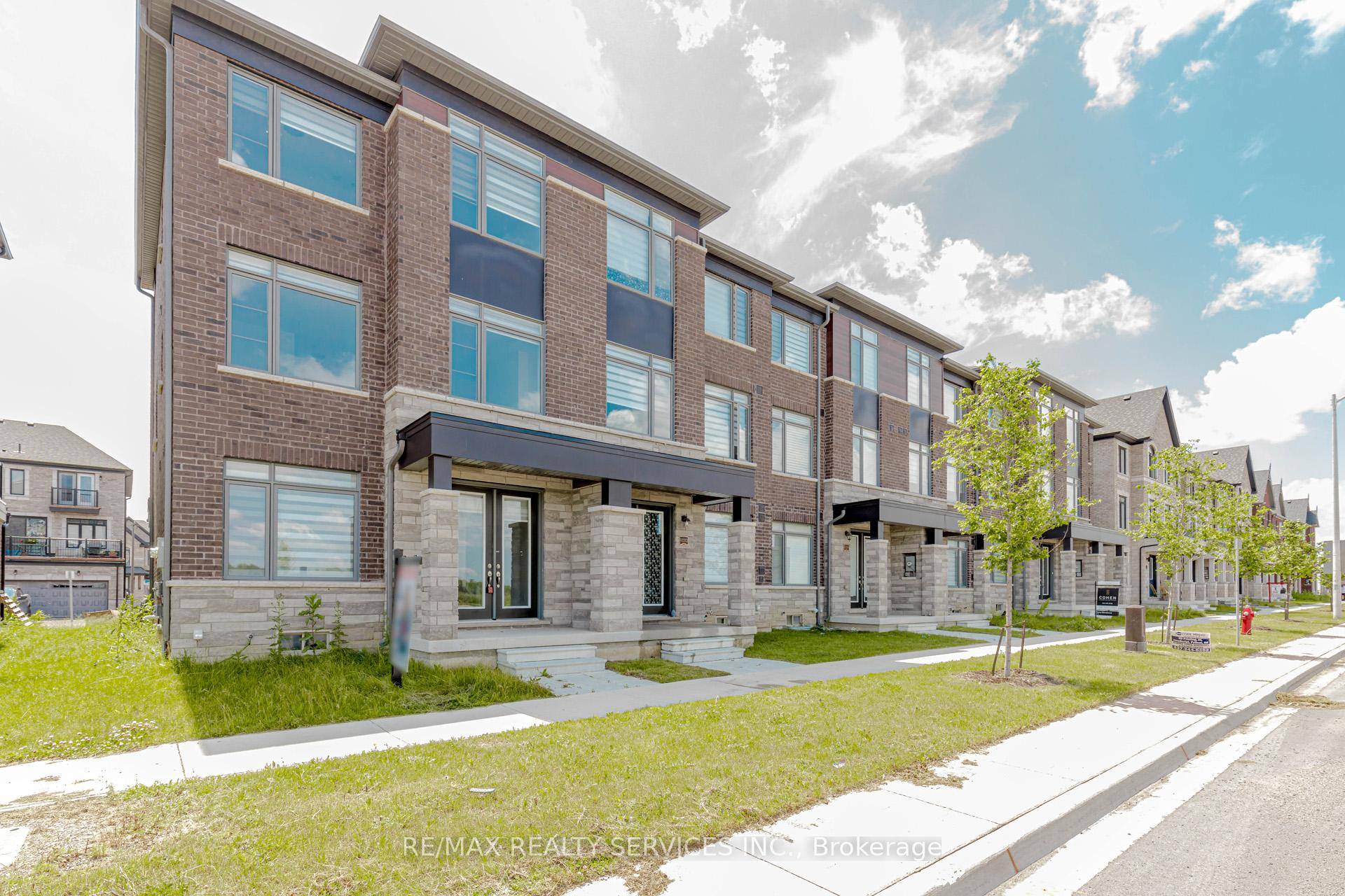 Let us introduce you to this gorgeous end unit townhome rare find in the heart of Caledon !