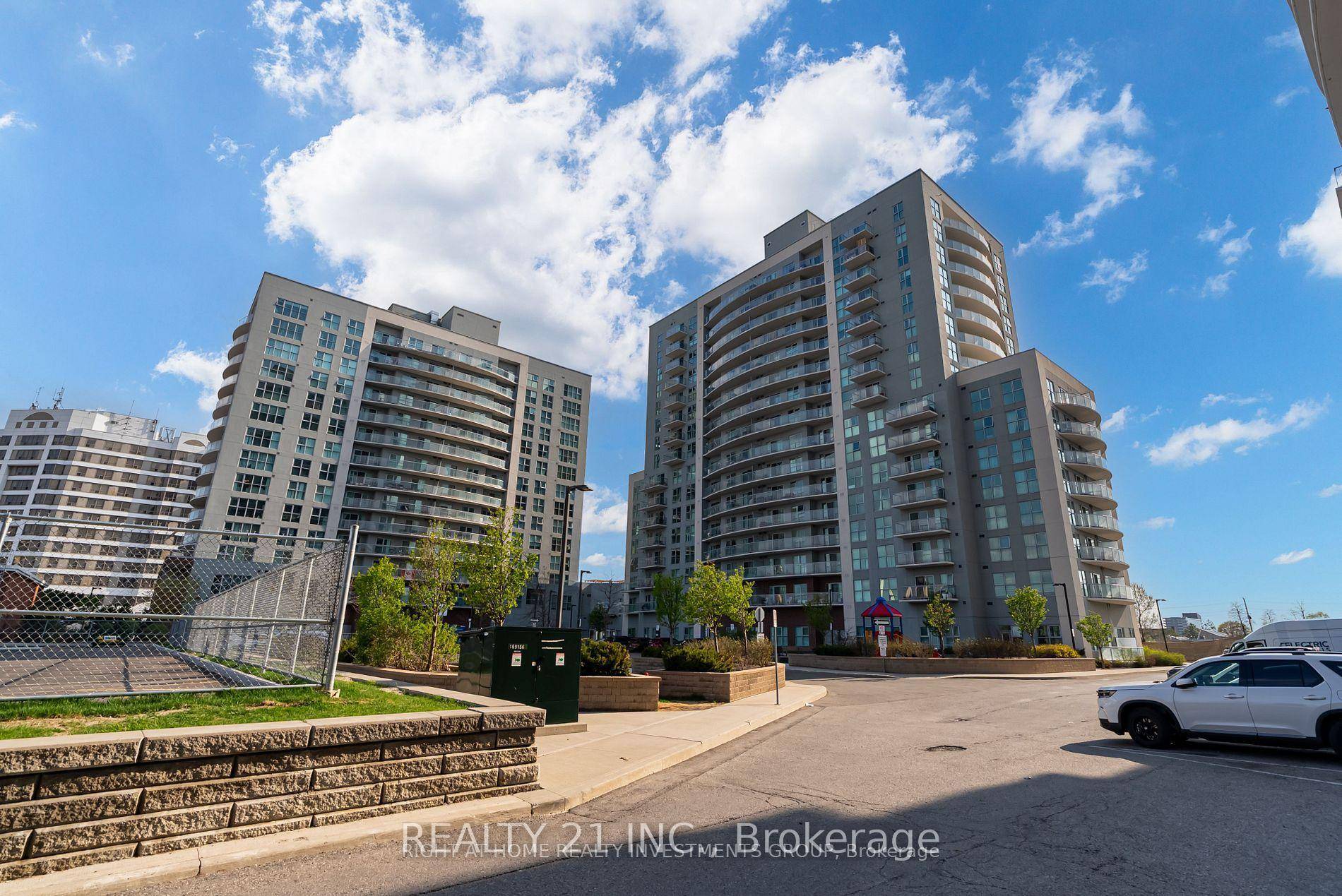 Stunning one bedroom penthouse condo, nestled in a sleek, modern building near Lawrence Avenue and Birchmount Road an exciting, fast developing neighborhood in the heart of Scarborough.