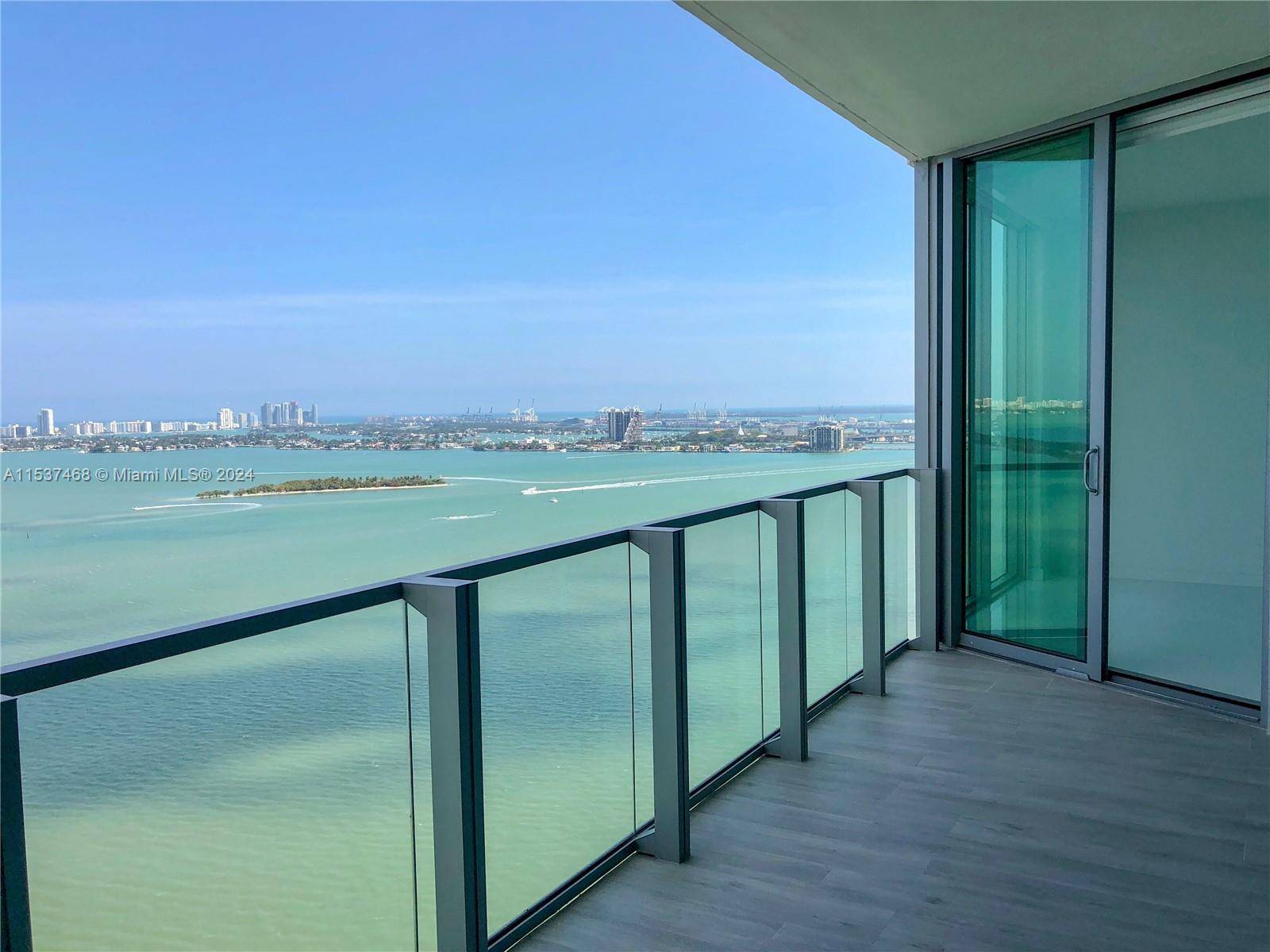 Experience breathtaking open water views every day from the 26th floor at Biscayne Beach !