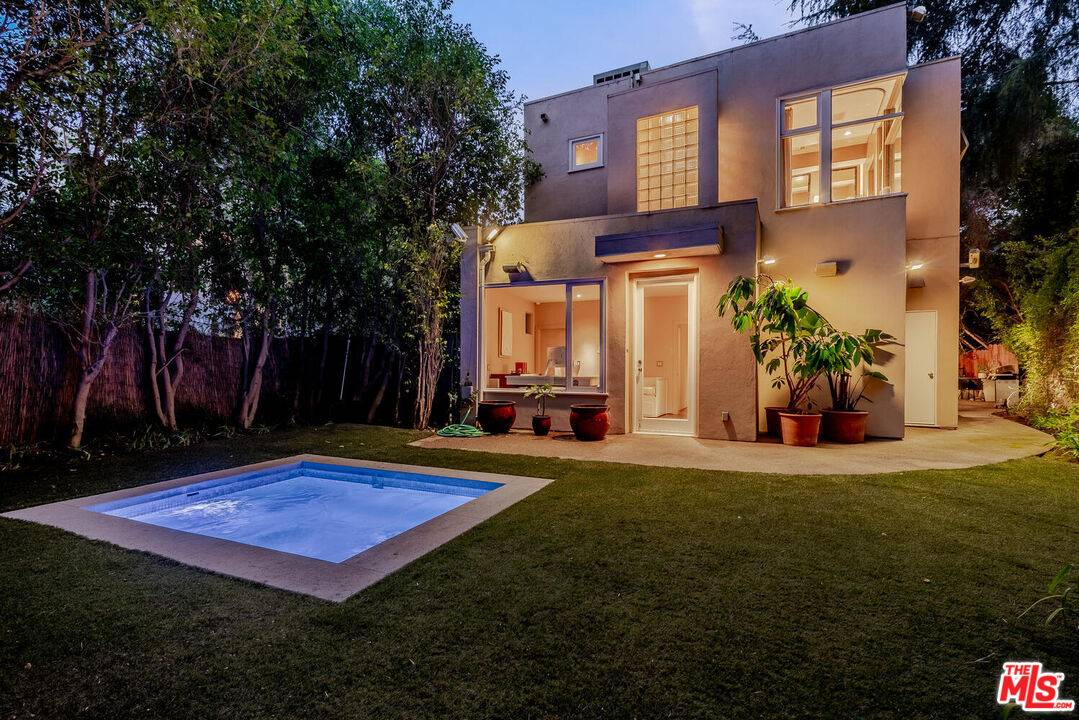 2423 E Horse Shoe Canyon Rd 3BR Hollywood Hills East La