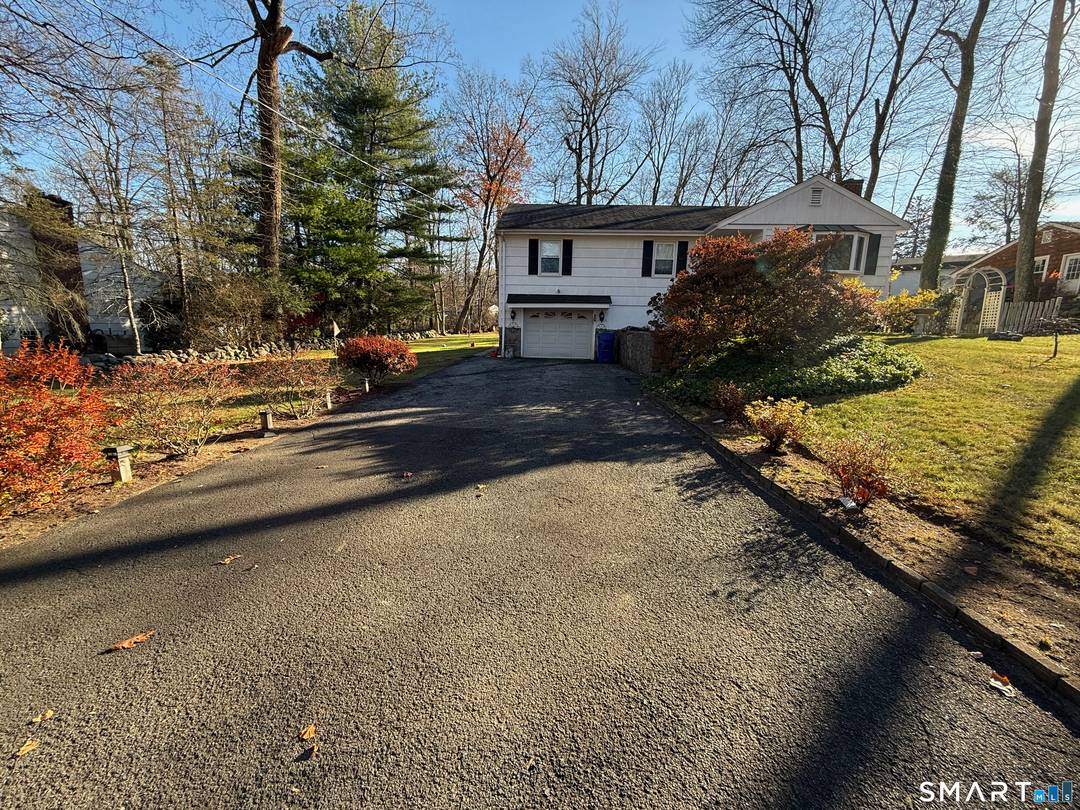 Discover 10 Purdy Rd, Norwalk, CT 06850, a charming residence tucked away on a peaceful street within an established Norwalk community.