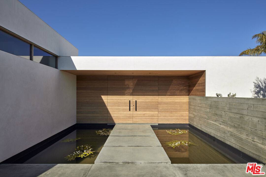 6708 Wildlife Rd 6BR Malibu La