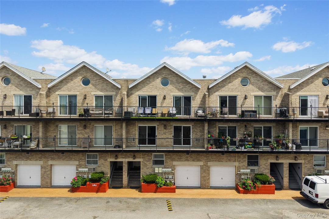 Welcome to this exceptional three bedroom, two bathroom Waterfront Condominium located in the Bronx, offering 1, 750 square feet of meticulously maintained living space.