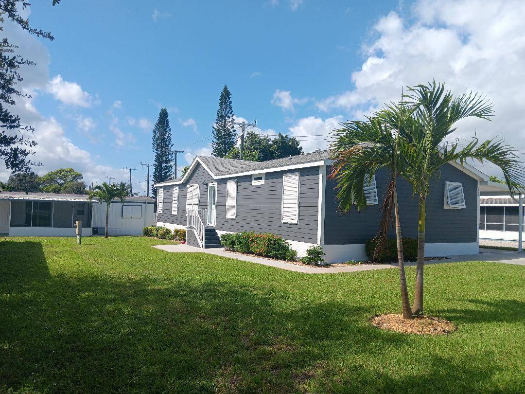 ONE OF A KIND ! You OWN the land, no HOA.