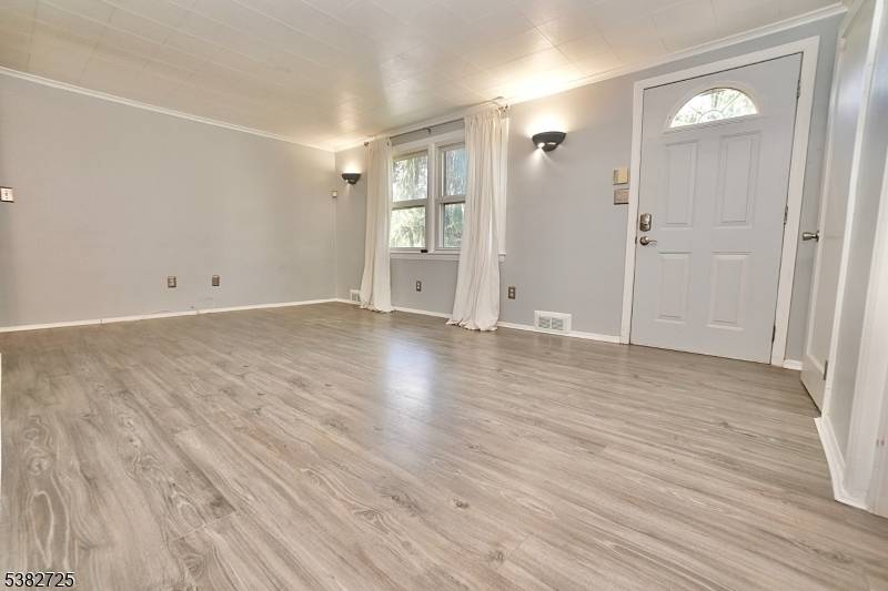 Glenview Dr West Orange Twp. New Jersey Rental