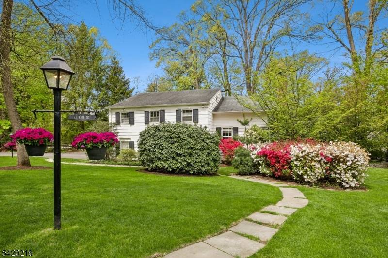 Fantastic 4 bedroom, 3. 1 bathroom Split level home resting on a large lot on a beautiful, quiet and welcoming neighborhood in Summit.