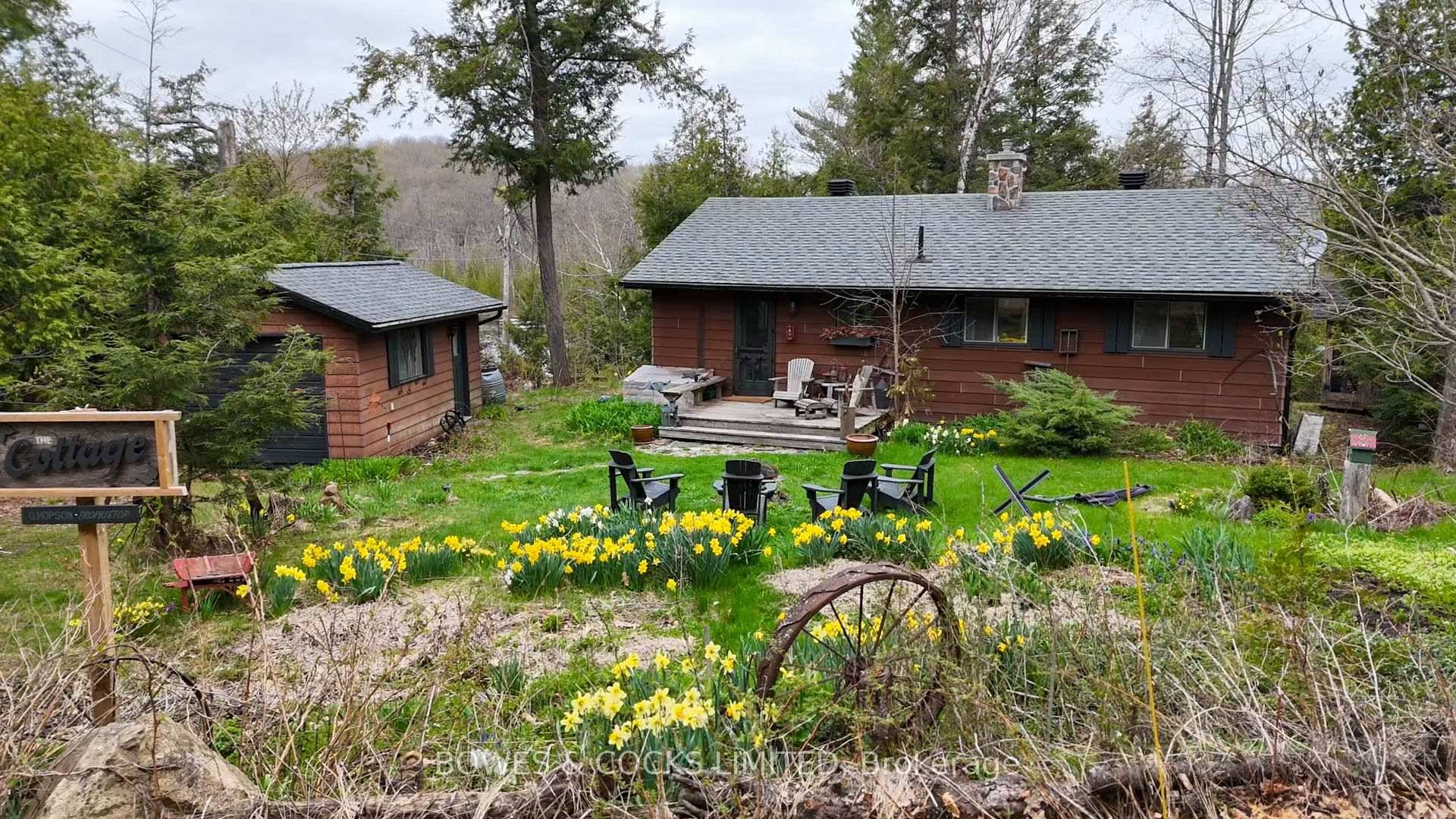 Welcome to 187 Corral Post Road on Breathtaking Wollaston Lake.
