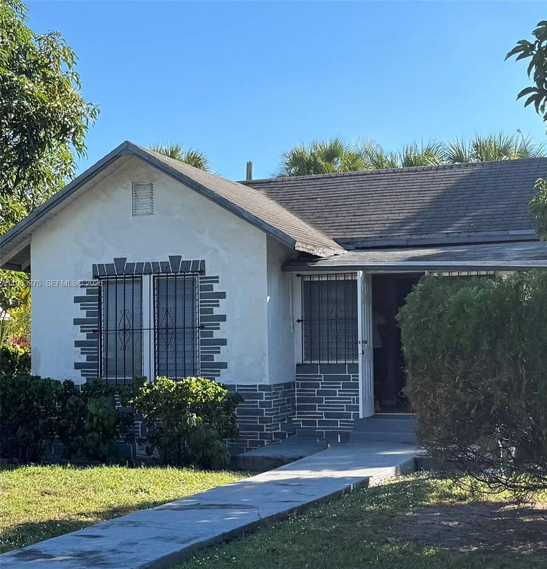 Located in the highly sought after Bay Vista Park, this primary zoned property presents an incredible opportunity for those seeking a renovation project or value add investment.