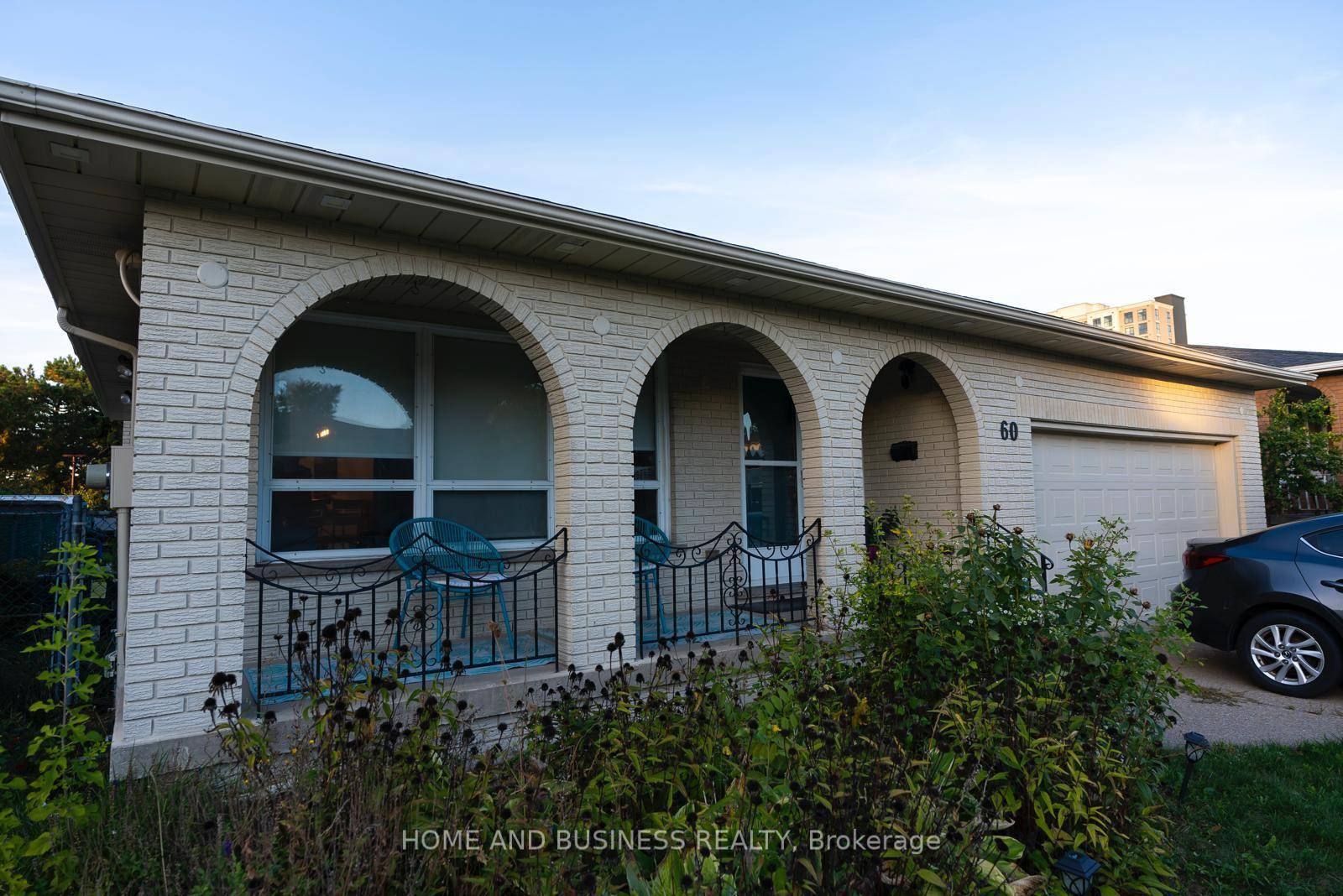 Don't miss out this opportunity to lease out this beautiful renovated house and call it HOME, Specious space, decent bedrooms size, prime location.