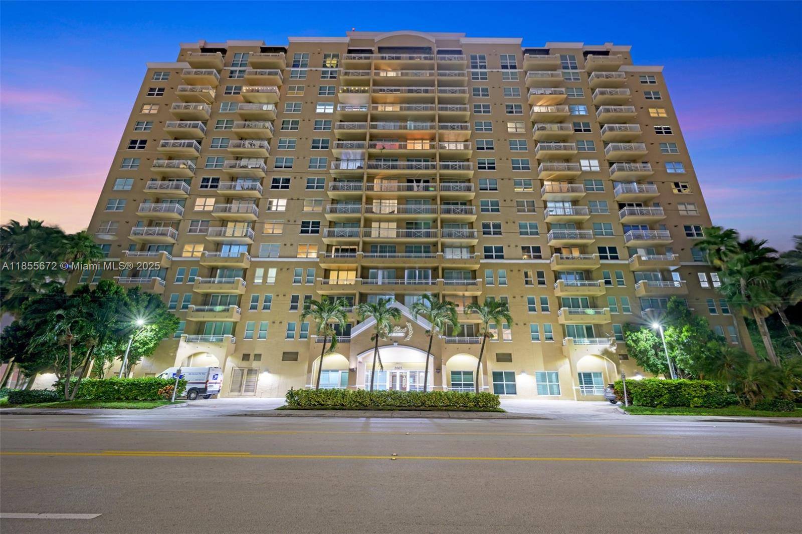 Price Improvement ! 315, 000 Prime Coral Gables Location Don t miss this opportunity to own a beautifully maintained 1BD 1BA condo at Da Vinci just minutes from Miracle Mile, ...