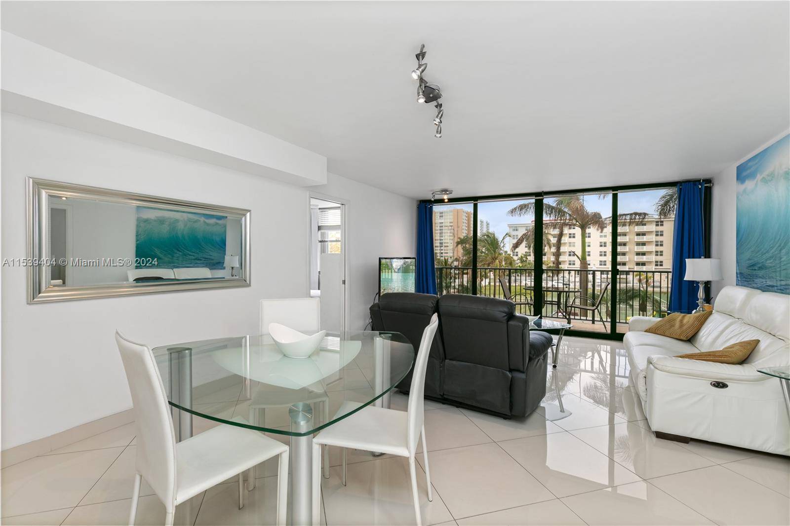 Amazing value for a 2 bedroom on the ocean !